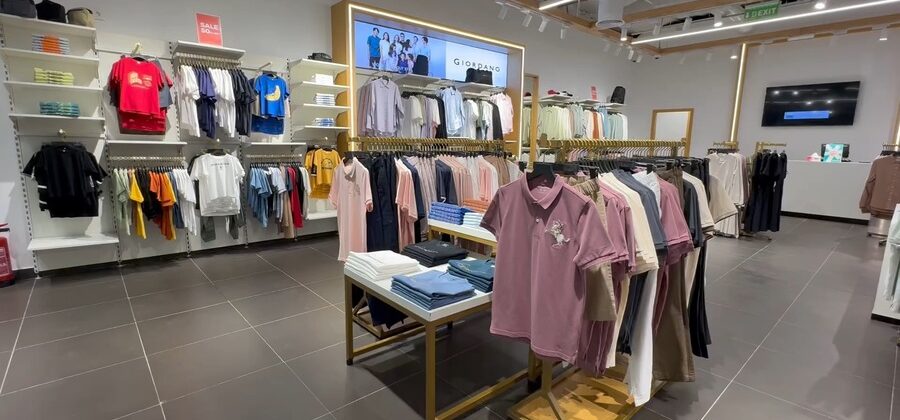 Photograph: Shop Furnishing 13