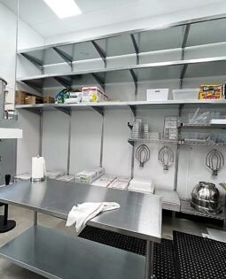 Photographie : Hospitality Shelving And Storage Systems