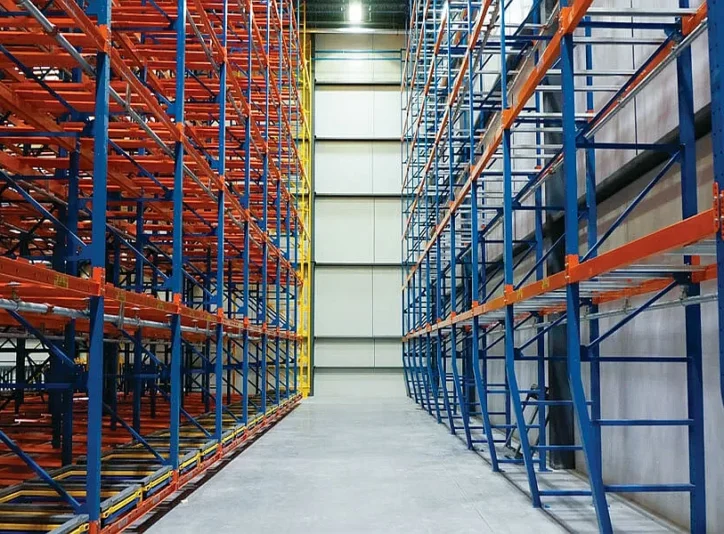 Solutions de stockage pour les entrepôts de produits alimentaires et de boissons Image web : Solutions de stockage pour les entrepôts de produits alimentaires et de boissons